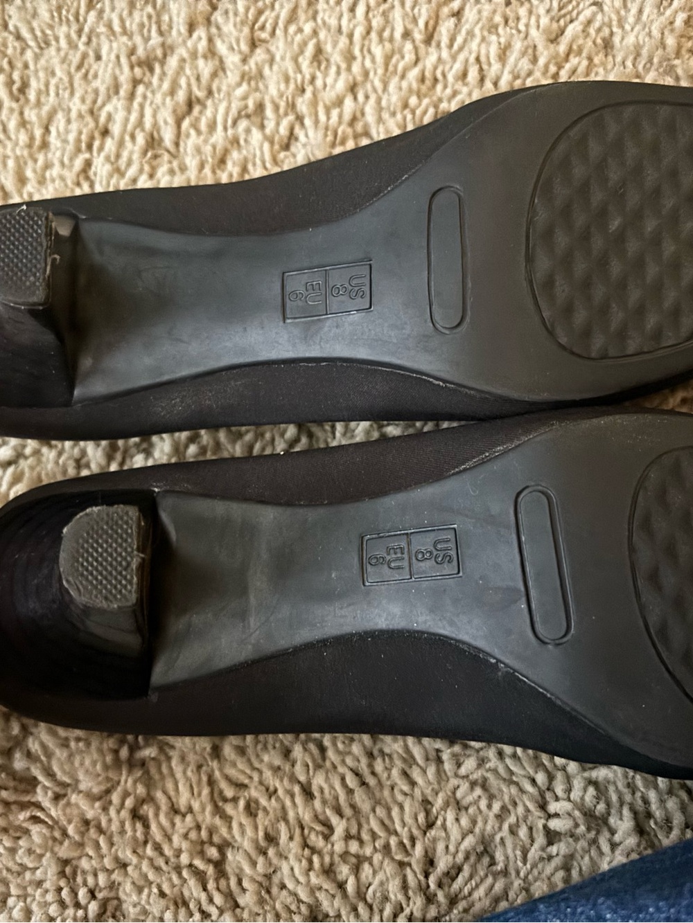 Heels - Picture 2 of 3